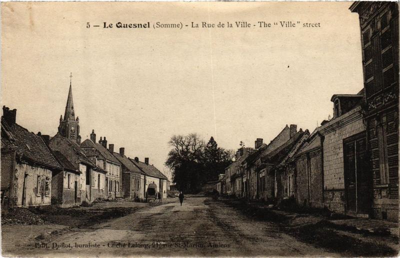 Carte postale ancienne Le Quesnel Rue de la Ville au Quesne