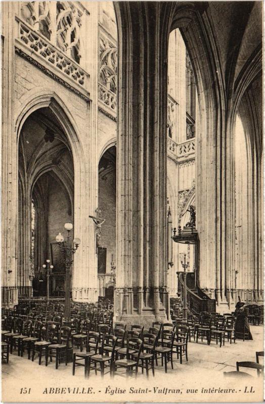 Carte postale ancienne Abbeville Eglise Saint-Vulfran vue interieure à Abbeville