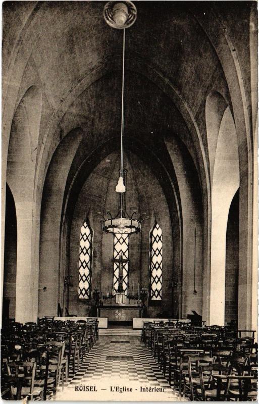 Carte postale ancienne Roisel eglise interieur à Roisel