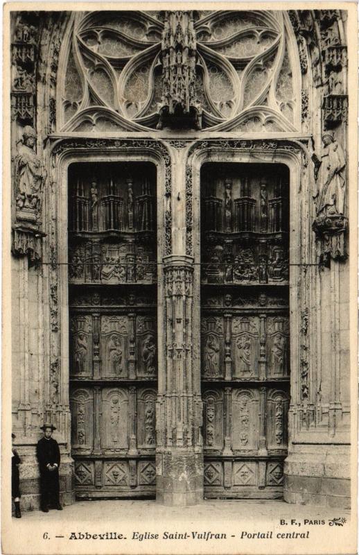 Carte postale ancienne Abbeville Eglise Saint-Vulfran à Abbeville