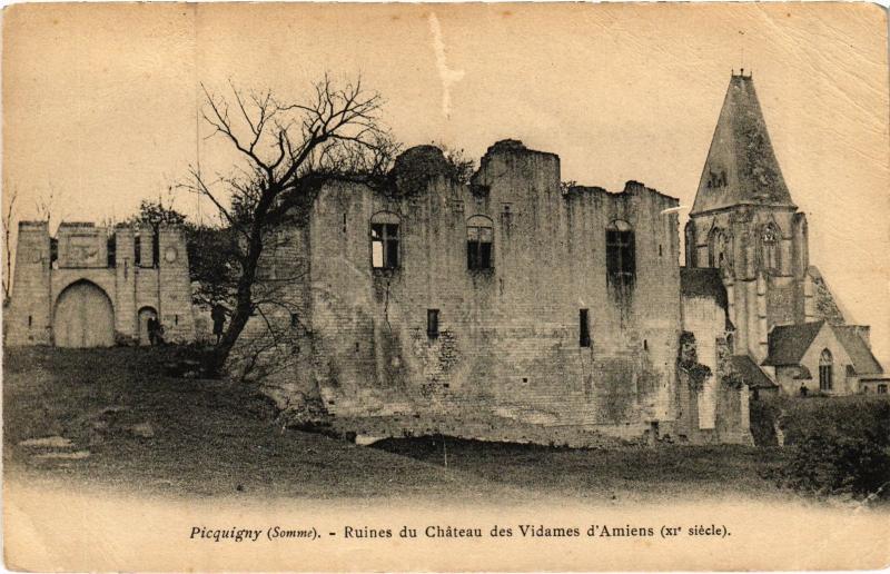 Carte postale ancienne Picquigny Ruines du Chateau des Vidames d'Amiens à Amiens