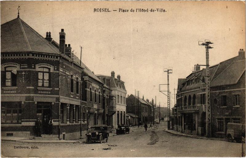 Carte postale ancienne Roisel Place de l'Hotel de Ville à Roisel
