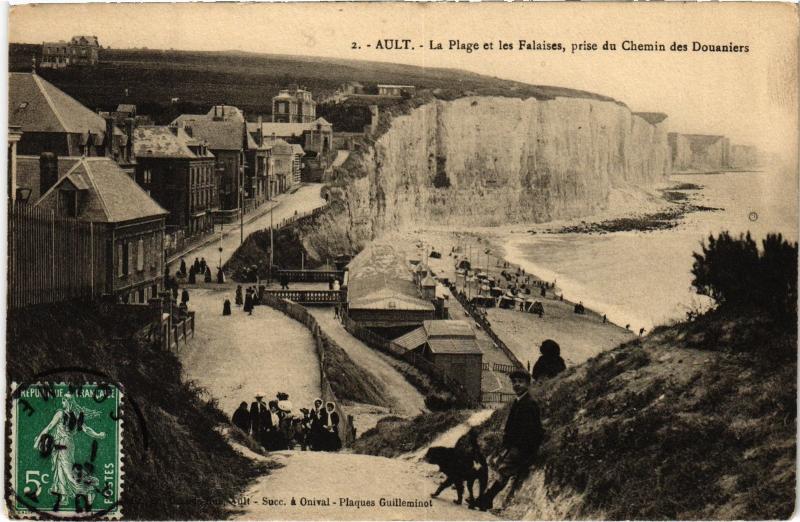 Carte postale ancienne Ault la plage et les Falaises
