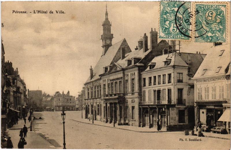 Carte postale ancienne Peronne Hotel de Ville