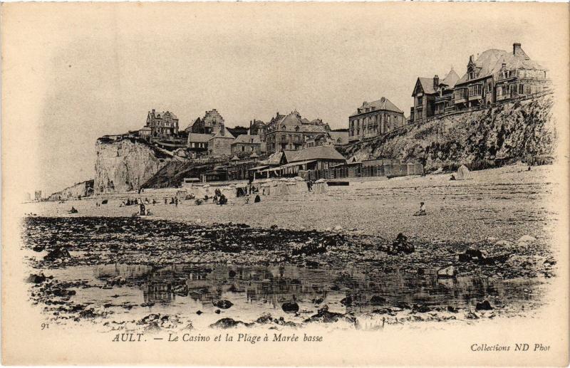 Carte postale ancienne Ault le casino et la plage