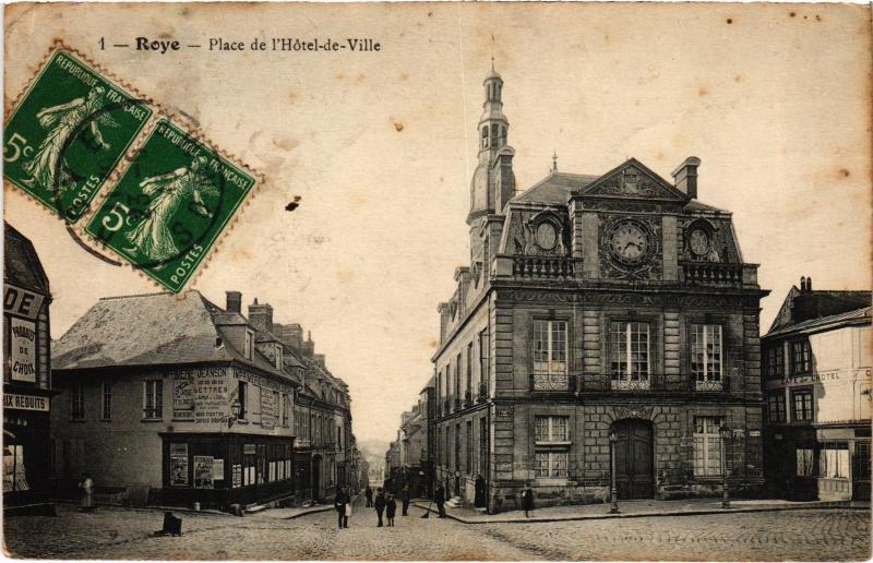 Carte postale ancienne Roye Place de l'Hotel de Ville