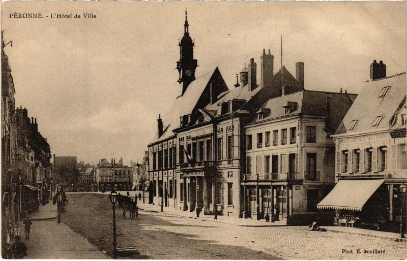 Carte postale ancienne Peronne Hotel de Ville