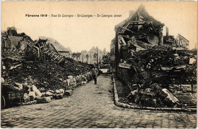 Carte postale ancienne Peronne Rue Saint-Georges