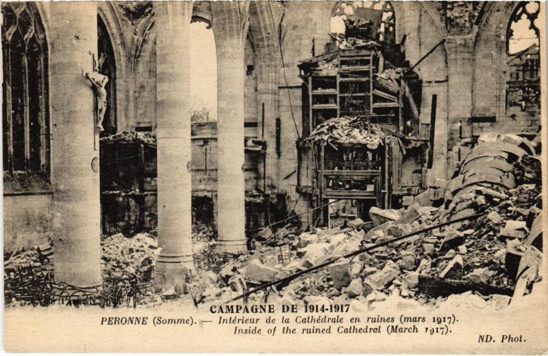 Carte postale ancienne Peronne interieur de la Cathedrale