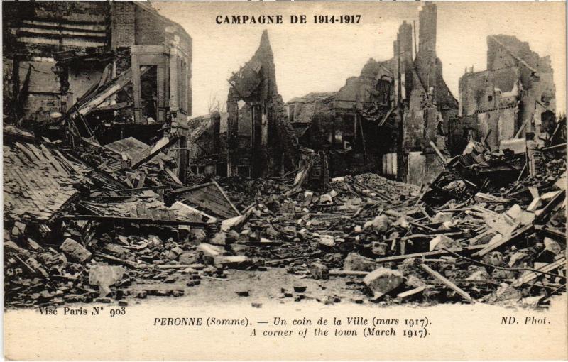 Carte postale ancienne Peronne un coin de la Ville