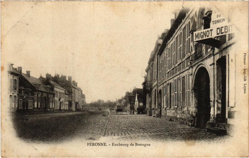 Carte postale ancienne Peronne Faubourg de Bretagne