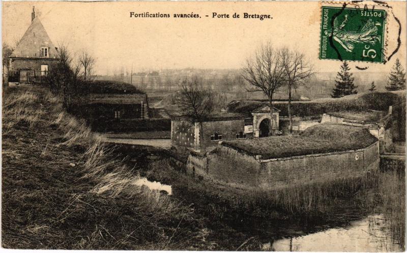 Carte postale ancienne Porte de Bretagne