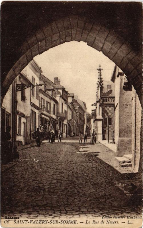 Carte postale ancienne St Valery sur Somme Rue de Nevers