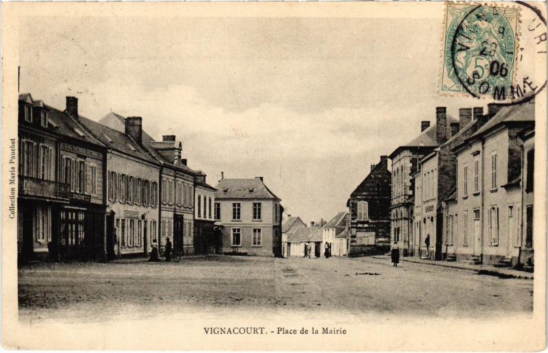 Carte postale ancienne Vignacourt Place de la Mairie à Vignacourt