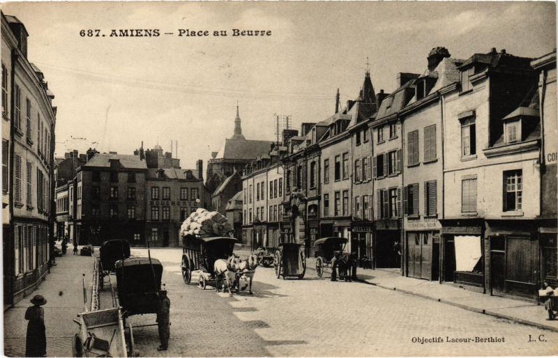 Carte postale ancienne Amiens Place au Beurre à Amiens
