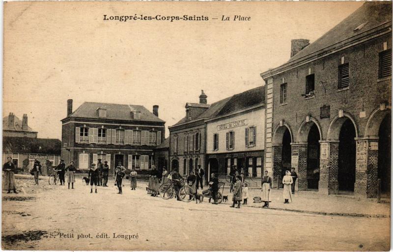 Carte postale ancienne Longre les Corps Saints la Place