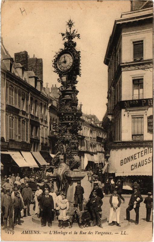 Carte postale ancienne Amiens Horloge et Rue des Vergeaux à Amiens