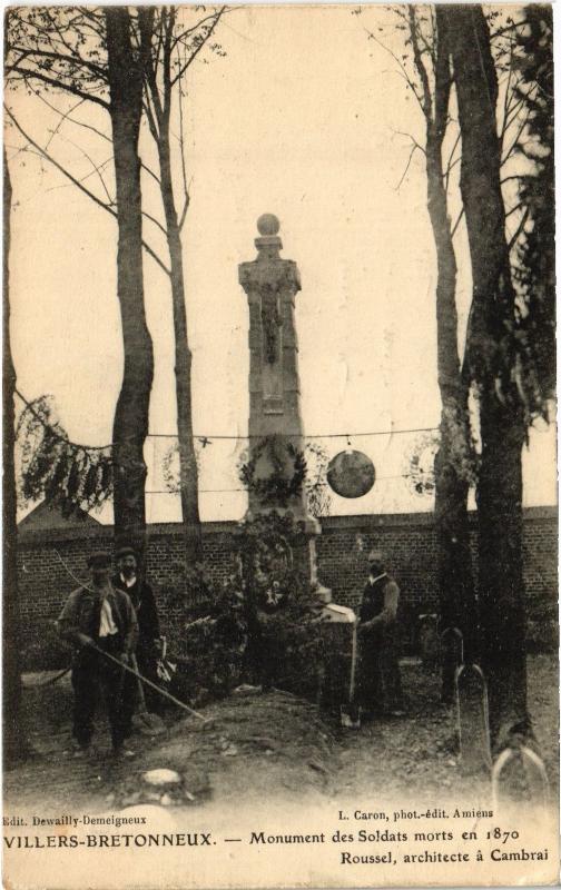 Carte postale ancienne Villers Bretonneux Monument des Soldats à Villers-Bretonneux