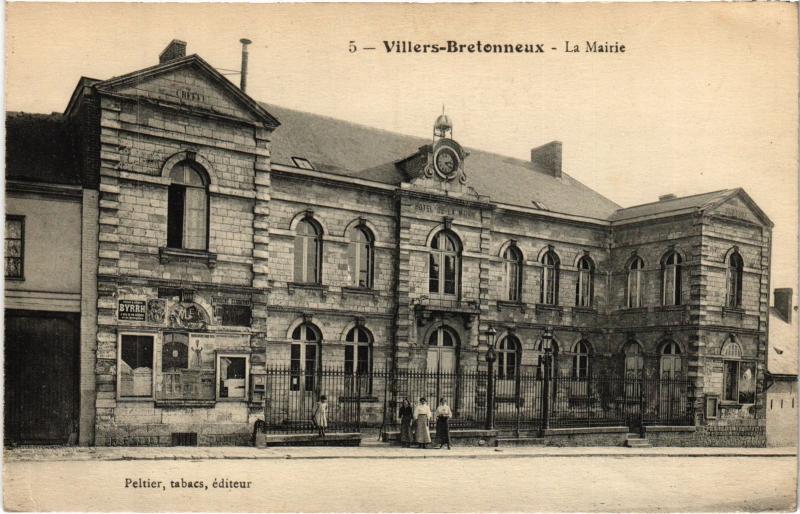 Carte postale ancienne Villers Bretonneux la Mairie à Villers-Bretonneux