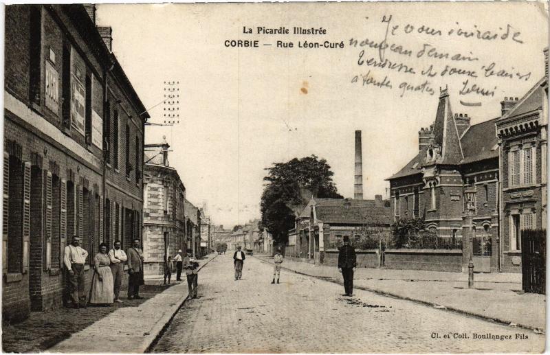 Carte postale ancienne Corbie Rue Leon Cure à Corbie