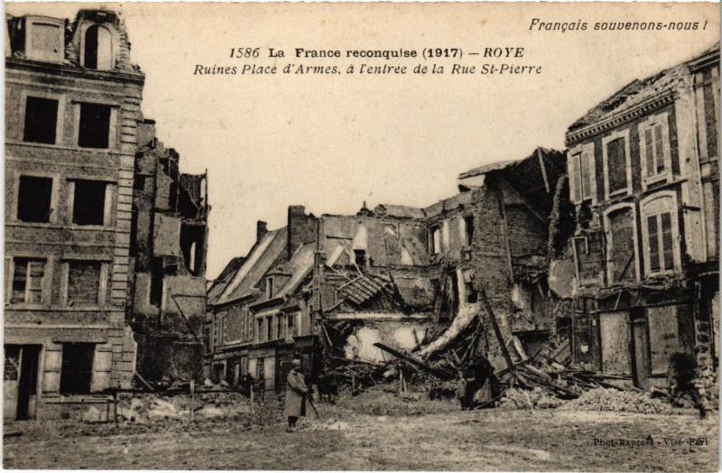 Carte postale ancienne Roye Ruines Place d'Armes
