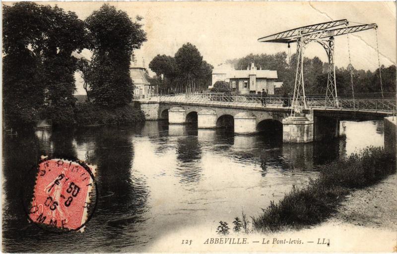 Carte postale ancienne Abbeville Pont Levis à Abbeville