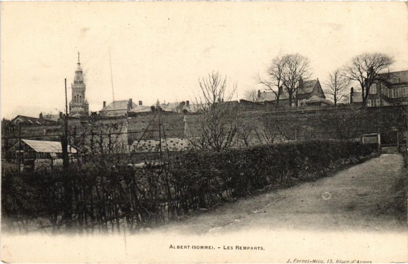 Carte postale ancienne Albert les remparts à Albert