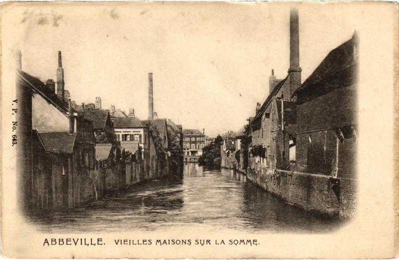 Carte postale ancienne Abbeville vieilles maison sur la Somme à Abbeville