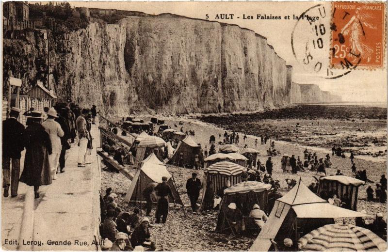 Carte postale ancienne Ault les Falaises et la plage