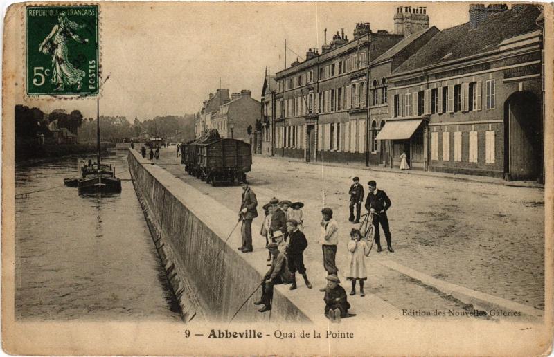 Carte postale ancienne Abbeville Quai de la Pointe à Abbeville