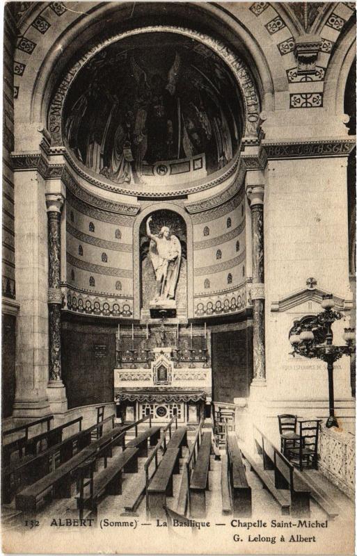 Carte postale ancienne Albert la Basilique Chapelle Saint-Michel à Albert