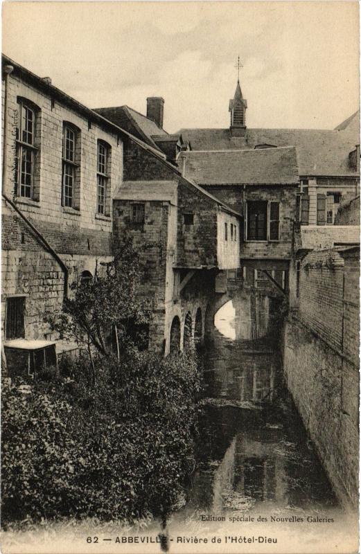 Carte postale ancienne Abbeville Riviere de l'Hotel Dieu à Abbeville