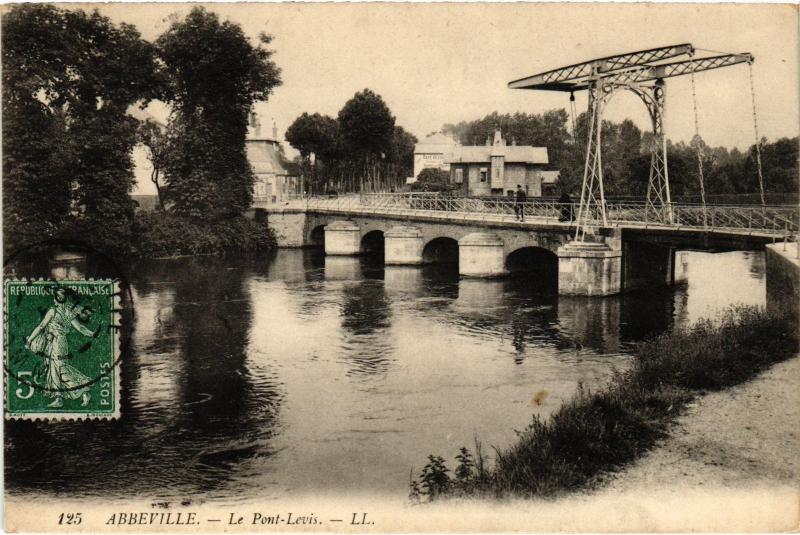 Carte postale ancienne Abbeville Pont Levis à Abbeville