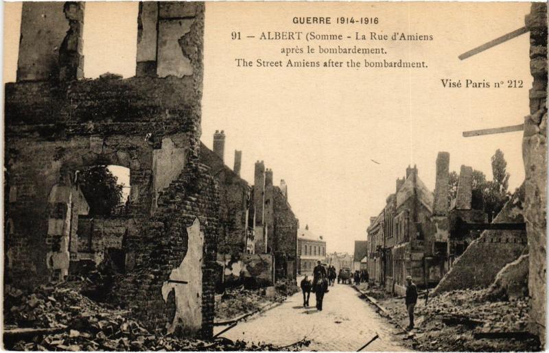 Carte postale ancienne Albert Rue d'Amiens à Albert