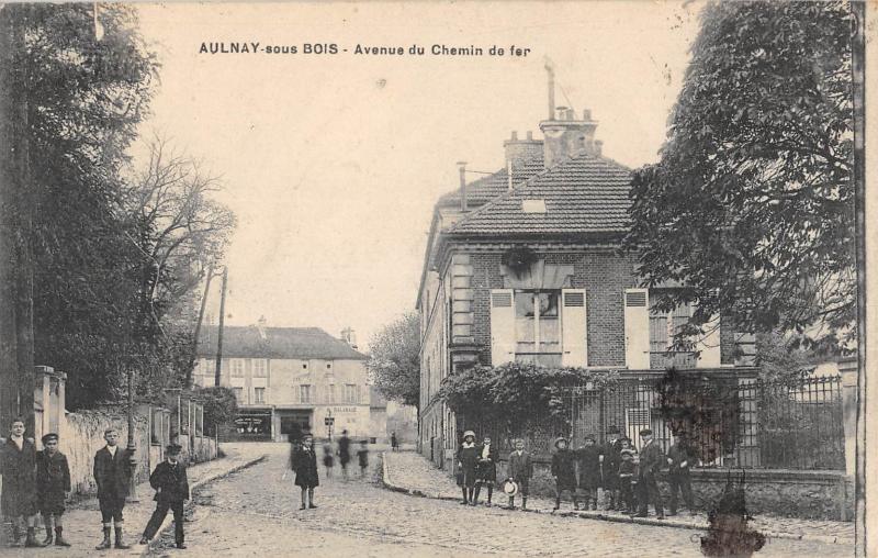 Carte postale ancienne Aulnay Sous Bois - Avenue Du Chemin De Fer - cpa rare à Aulnay-sous-Bois