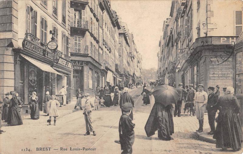 Carte postale ancienne Brest - Rue Louis Pasteur à Brest