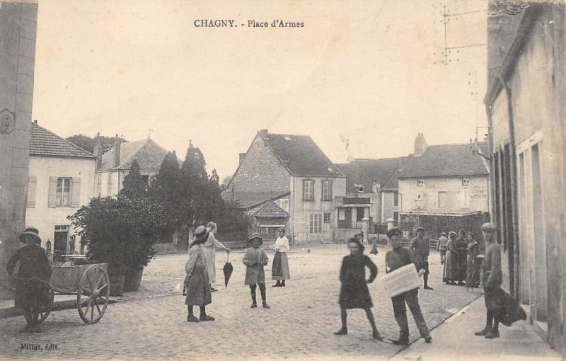 Carte postale ancienne Chagny - Place D'Armes à Chagny