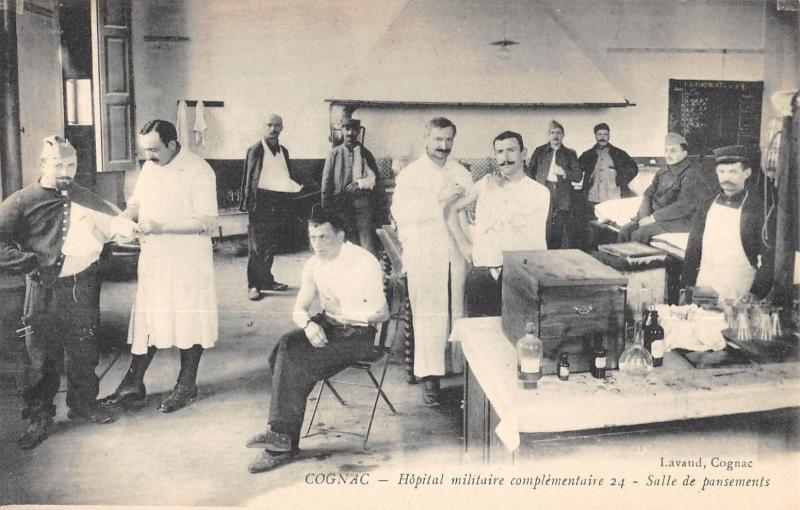 Carte postale ancienne Cognac - Hopital Militaire Complementaire 24 - Salle De Pansements à Cognac