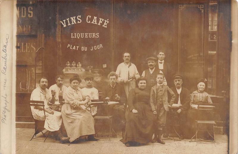 Carte postale ancienne Paris IIIe - Carte Photo - Vins Cafe Liqueurs - éditeur M.pelletier rue R à Paris 3e