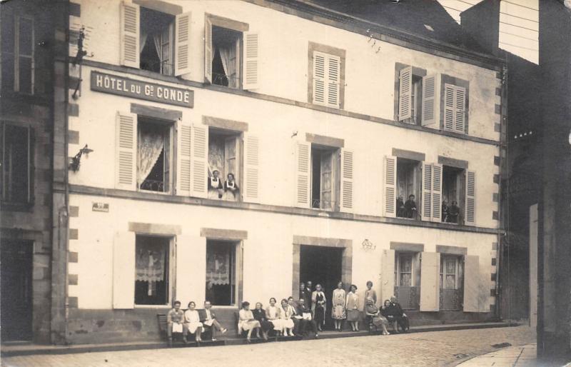 Carte postale ancienne Bourbon L'Archambault - Carte Photo - Hotel Du Grand Conde Et Son Personn à Bourbon-l'Archambault