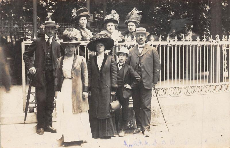 Carte postale ancienne Vichy - Carte Photo - Famille En Villegiature A Vichy Dans Les ANNEES1900 à Vichy