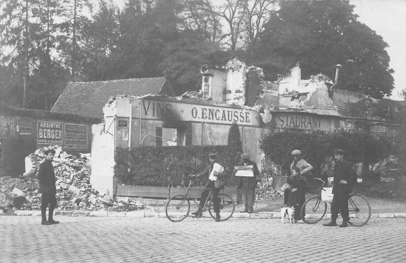 Carte postale ancienne Senlis - Carte Photo - Maison Incendiee Par Les Allemands - Vendeurs De J à Senlis