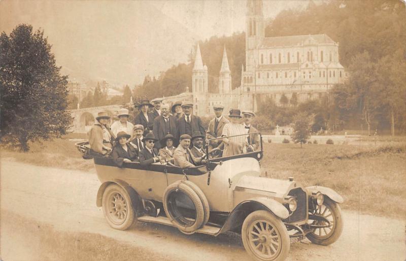 Carte postale ancienne Lourdes - Carte Photo - Autobus Des Touristes à Lourdes