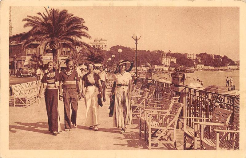 Carte postale ancienne Juan Les Pins - La Promenade