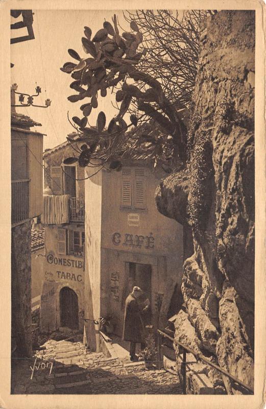 Carte postale ancienne Eze - Vieille Rue Taillee Dans Le Roc à Èze
