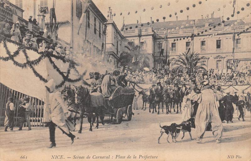 Carte postale ancienne Nice - Scene De Carnaval - Place De La Prefecture à Nice