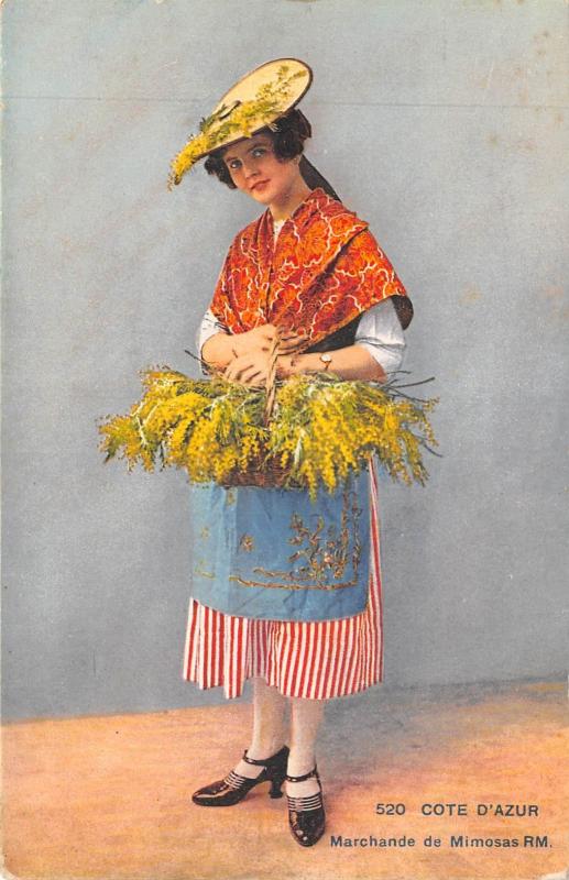 Carte postale ancienne Cote D'Azur - Marchande De Mimosas