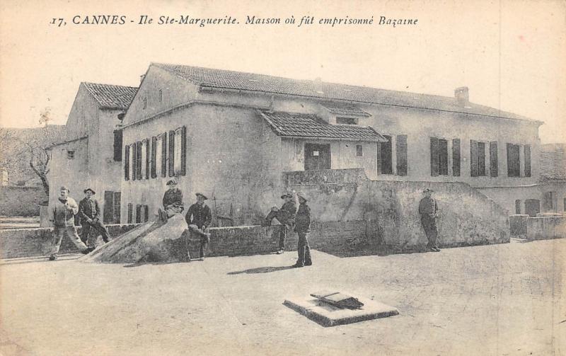 Carte postale ancienne Cannes - Ile Sainte Marguerite - Maison Bazaine à Cannes