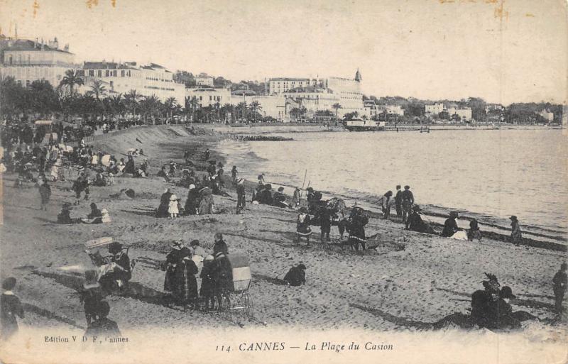 Carte postale ancienne Cannes - La Plage Du Casion à Cannes