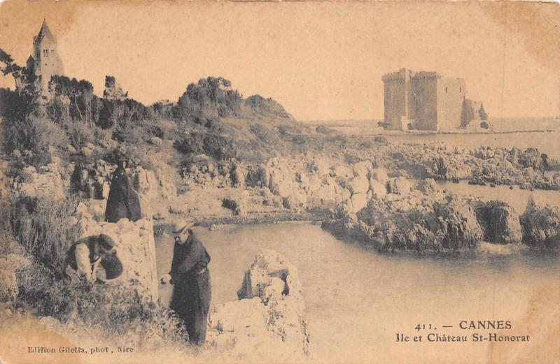 Carte postale ancienne Cannes - Ile Et Chateau Saint Honorat à Cannes